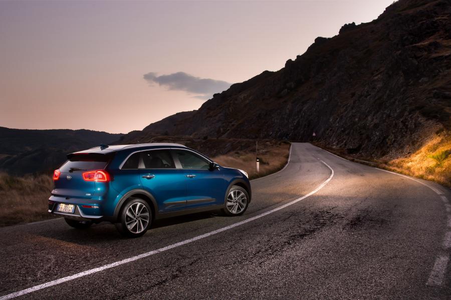  Kia Niro 2016 года  (WW) (фото 32 из 40)